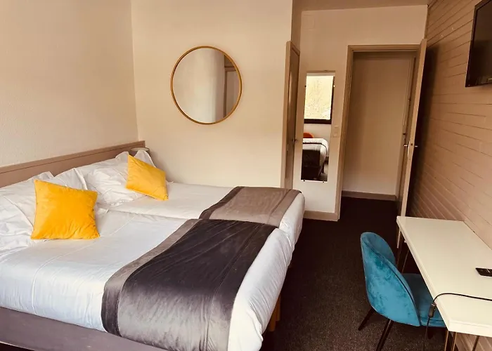 Отель The Originals Boutique Le Panorama Dore 3*